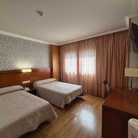 Hotel Hhb Pontevedra Confort Esterno foto