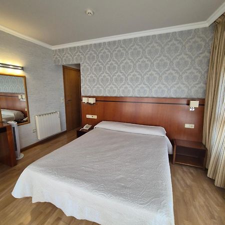 Hotel Hhb Pontevedra Confort Esterno foto
