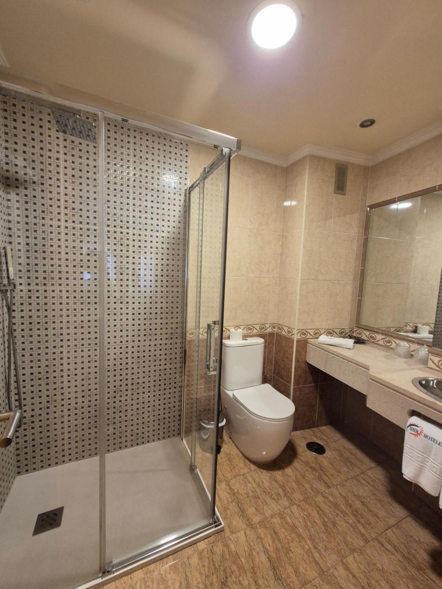 Hotel Hhb Pontevedra Confort Esterno foto